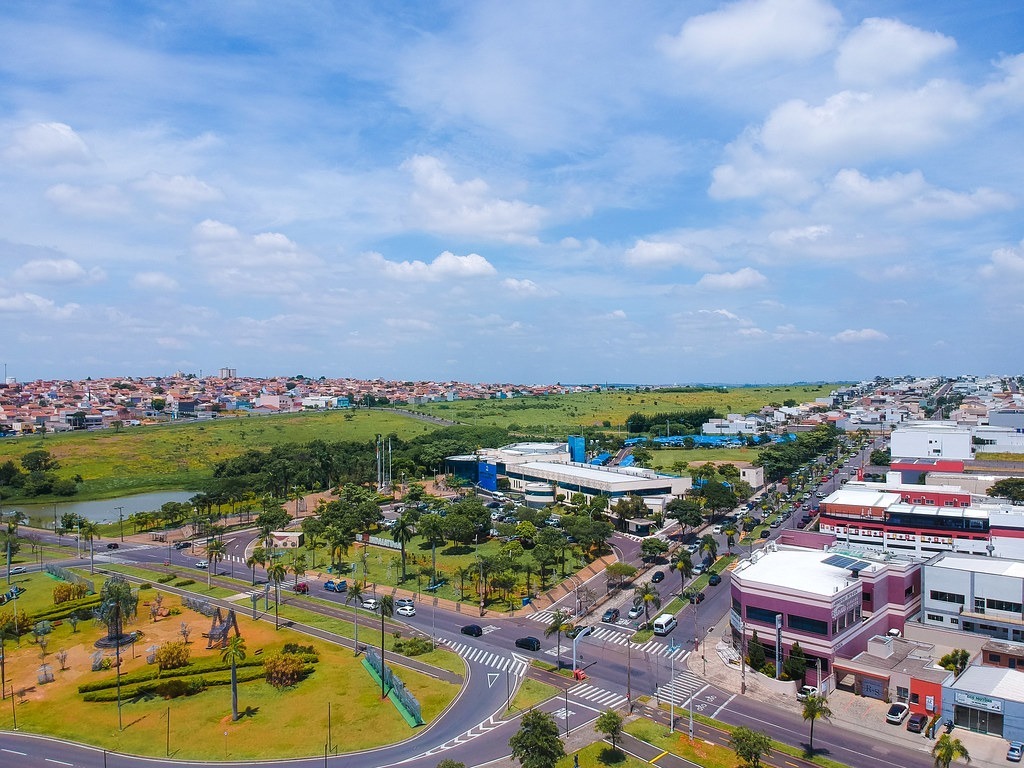 Estrutura urbana de Indaiatuba com regiões residenciais e comerciais bem distribuídas, conceito de Qual o custo de vida em Indaiatuba.